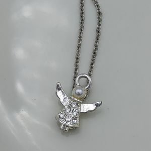 ✨ 3 for 25 ✨ HS Silver Tone Pearl Angel Necklace